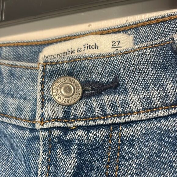 Abercrombie & Fitch Blue Cropped Jeans - Picture 8 of 11